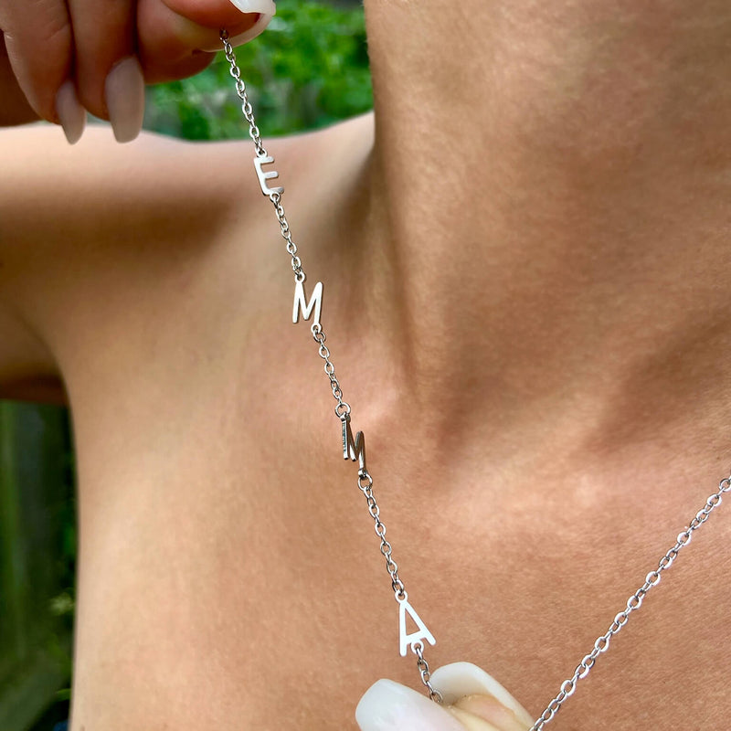 Golden Astoria – Collier Signature à Initiales Latérales