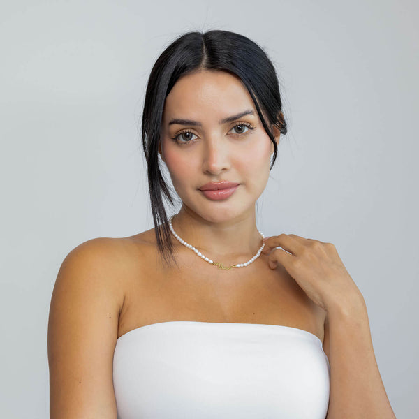 Golden Astoria – Collier prénom personnalisé en perles d’eau douce